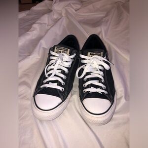 Converse Classic Black and White Low Top men’s size 9